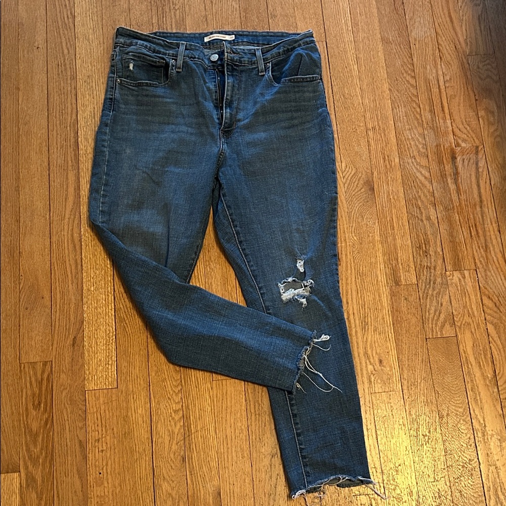 Levi's 721 Distressed Ankle Jeans in Blue